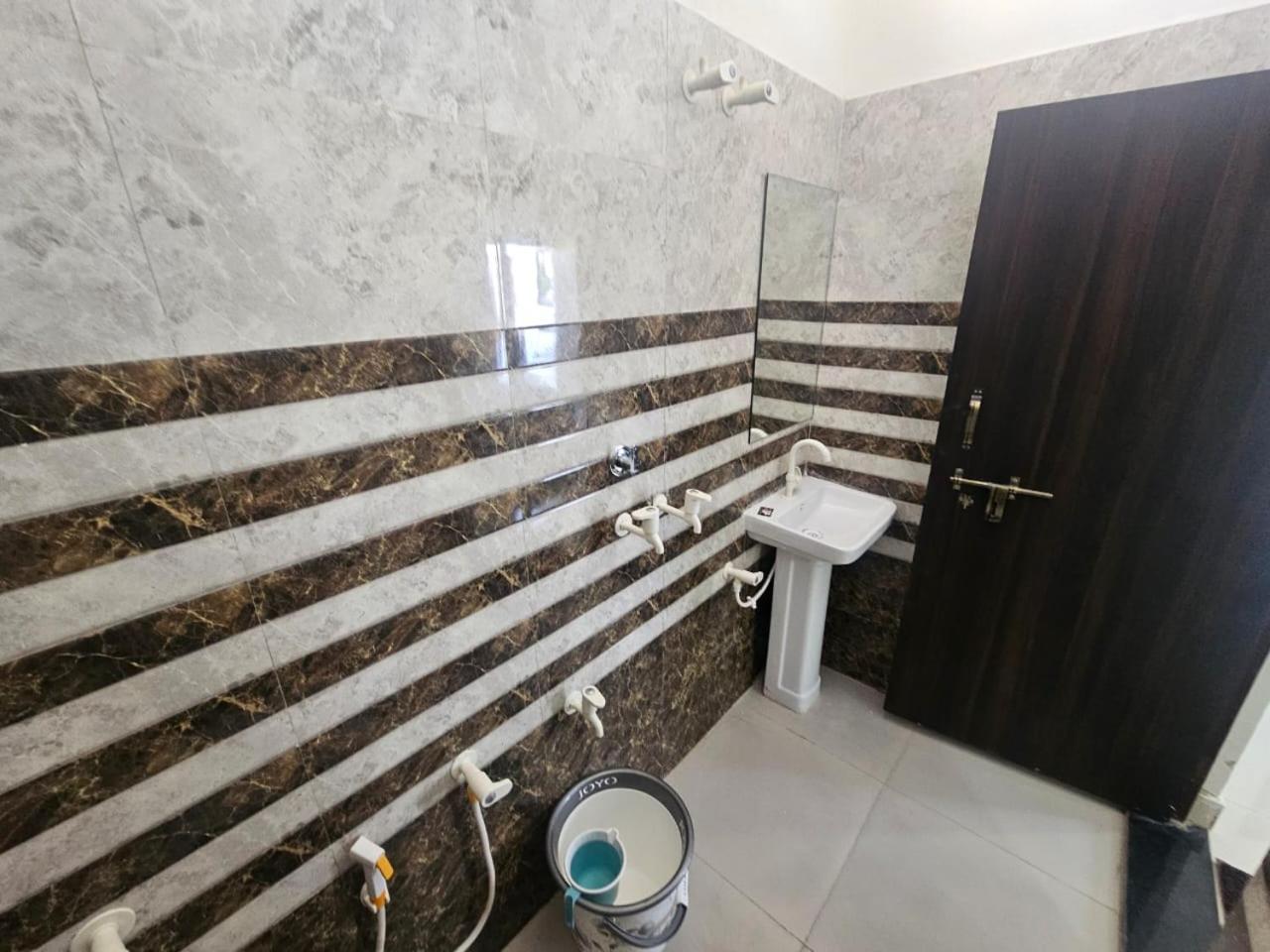 Govind Resort Матхура Экстерьер фото