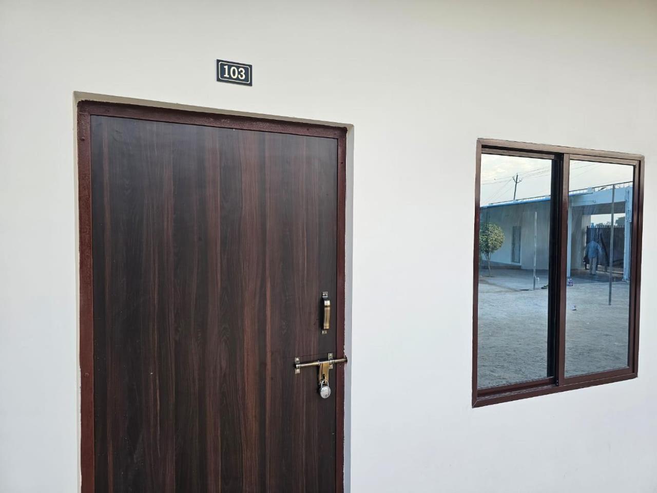 Govind Resort Матхура Экстерьер фото